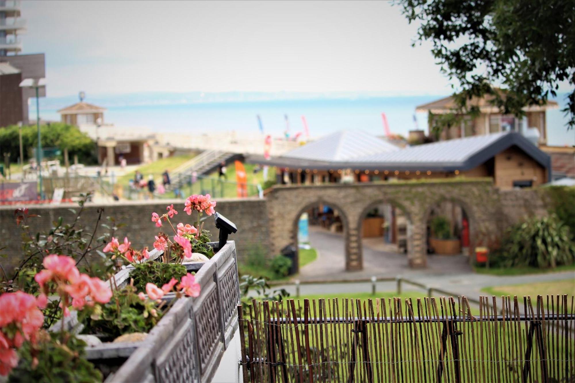 Warwick House - Stunning House With Terrace And Sea Views, Sleeps 11 * Worthing